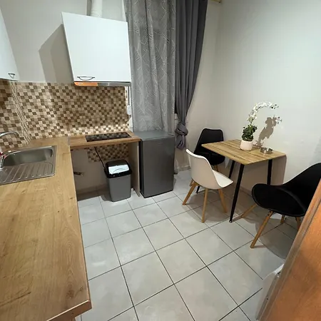 Jordan's 21 * Thessaloniki